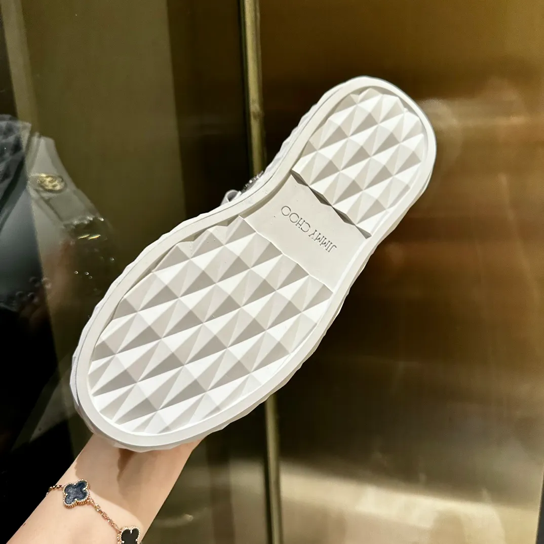 👟👟Ex-factory price 720👟👟 New JIMMY CHOO, exclusive sale, factory price, original large-soled casual white shoes, designed with the latest technology, strong three-dimensional effect👍Multiple technologies are integrated together, subverting fashion, super stylish! The rhinestones look great together. Purely hand-stitched diamonds, one-to-one comparison with the original version. Versatile and trendy, both salty and sweet! 2 ways to wear it! Size: 35-40
